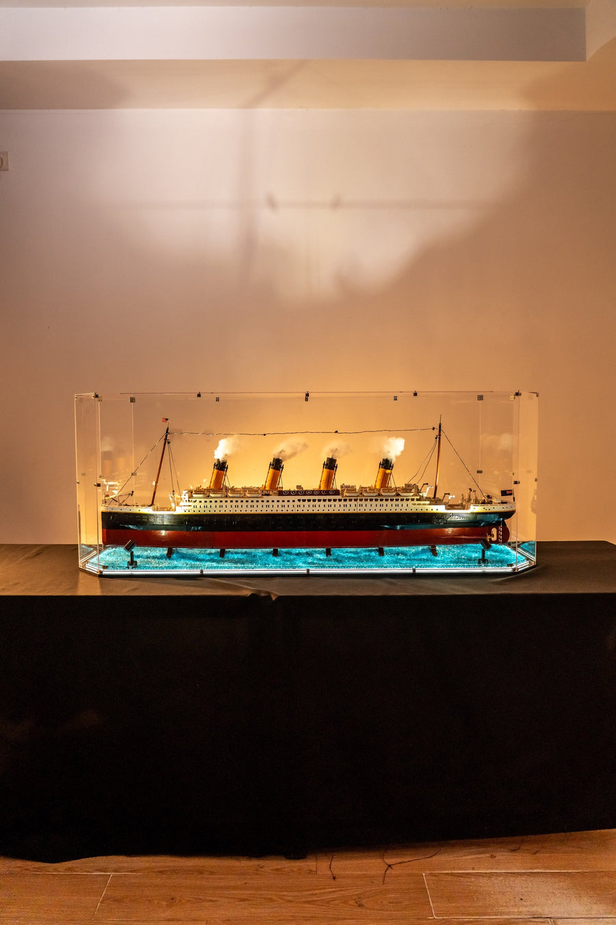 LEGO 10294 Titanic display case with LED lighting, full side view – KGBOX