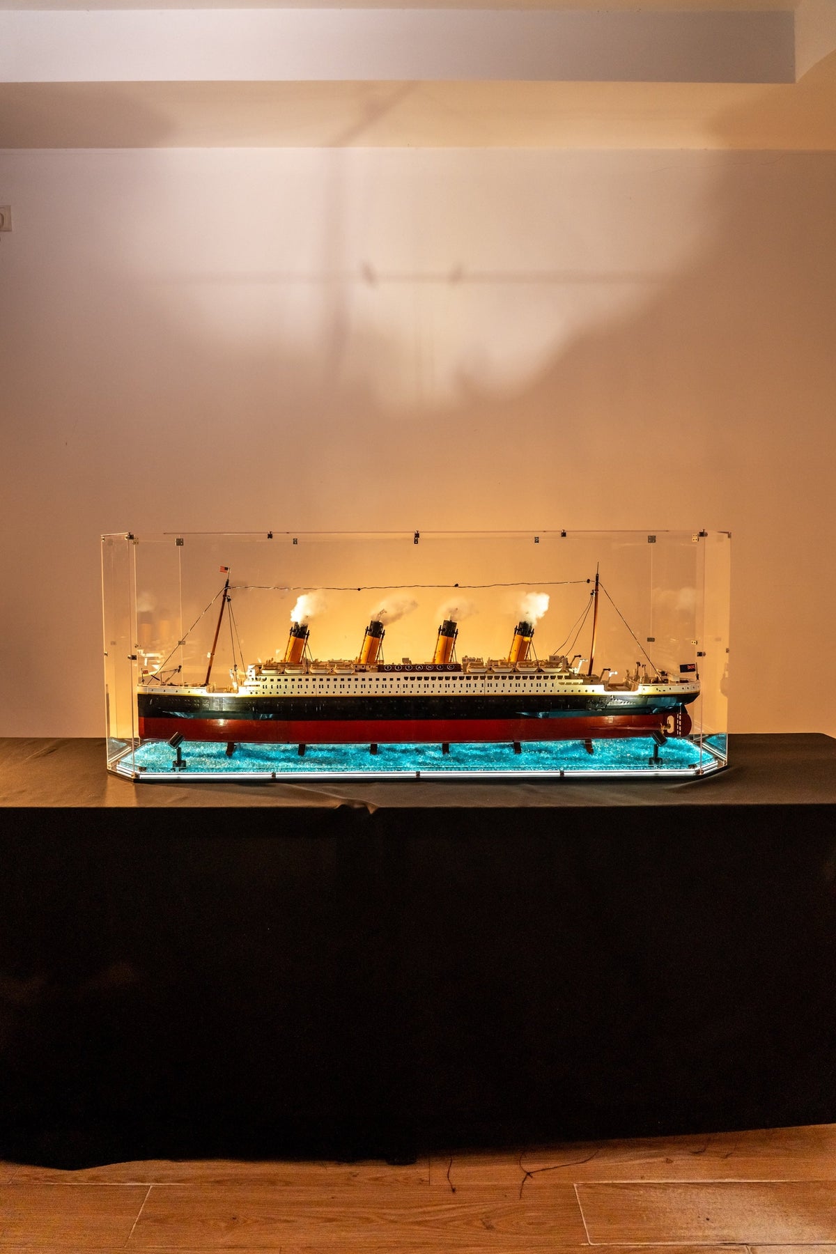LEGO 10294 Titanic display case with LED lighting, full side view – KGBOX