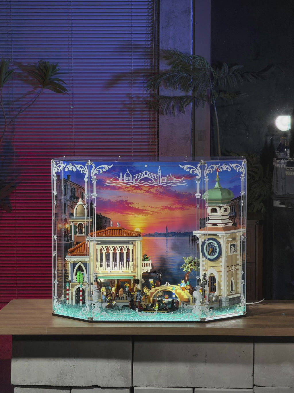LEGO 11388 Venetian Neighbourhood display case, product showcase video – KGBOX