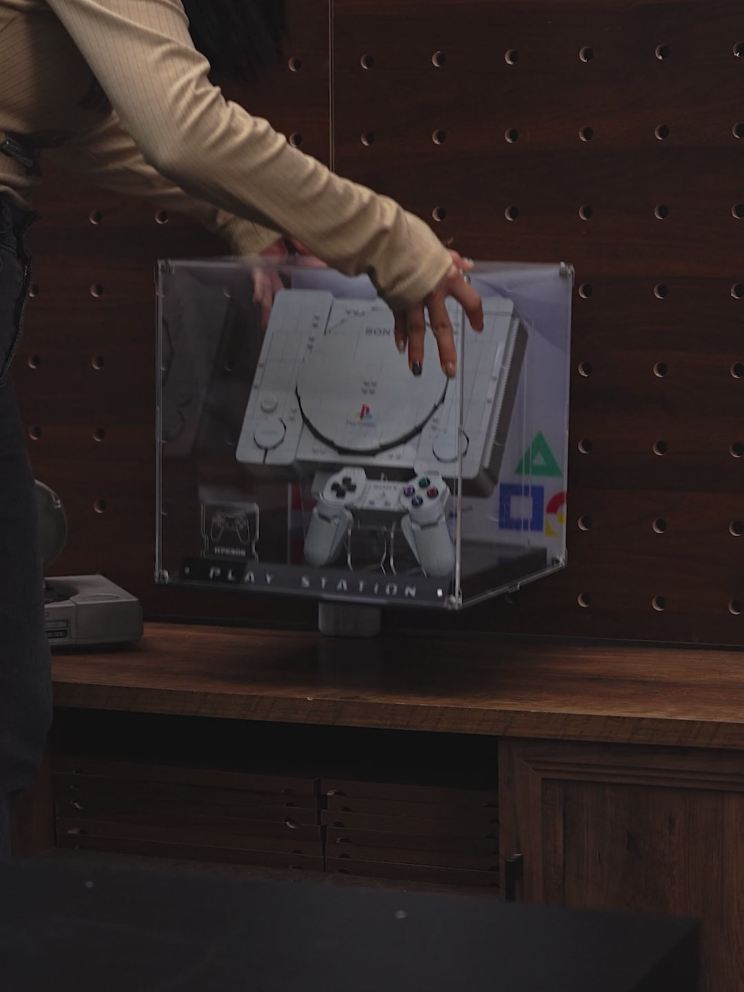LEGO 72306 PlayStation display case video, product showcase video – KGBOX