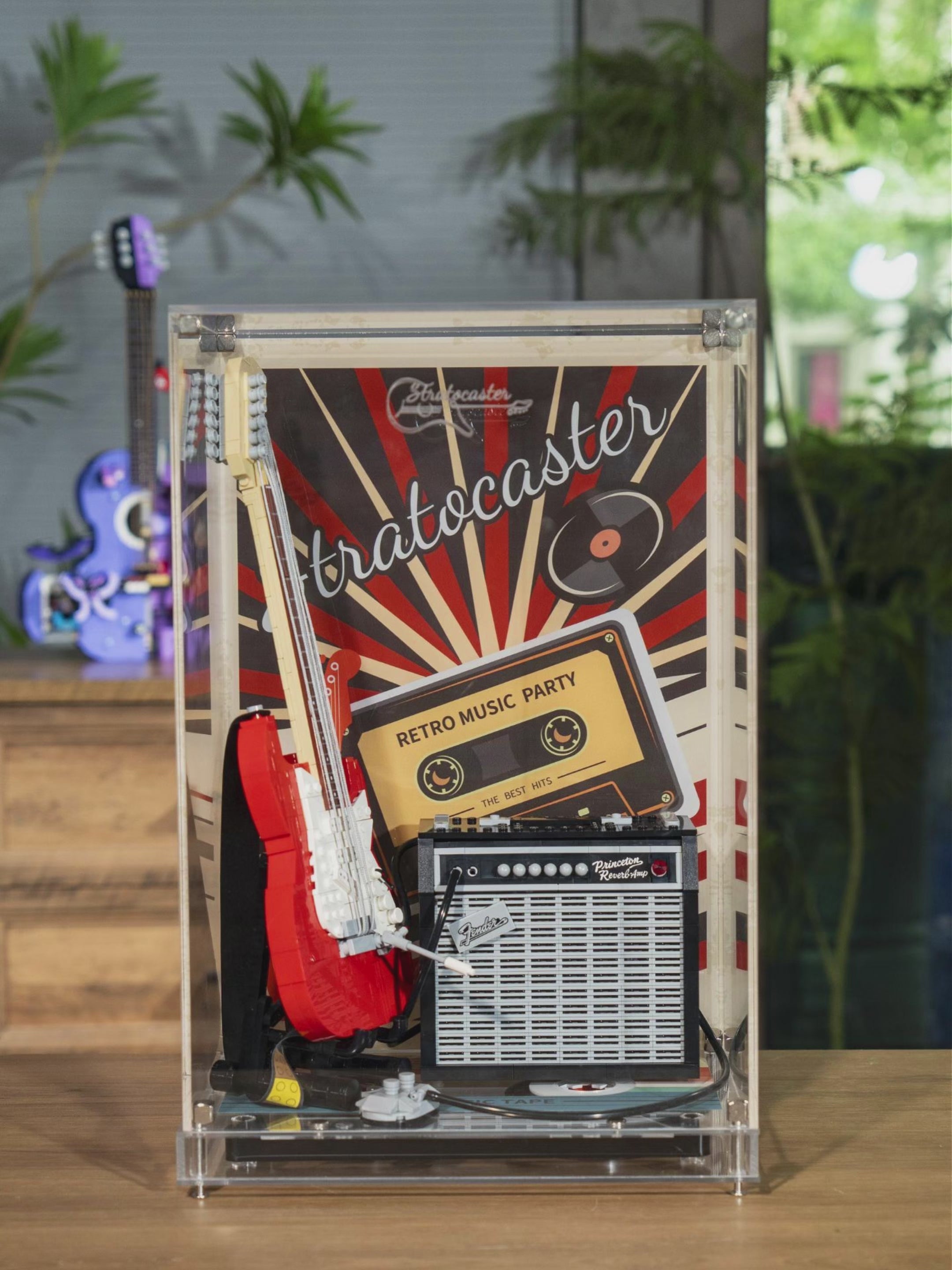 LEGO 21329 Fender Stratocaster display frame, product showcase video – KGBOX